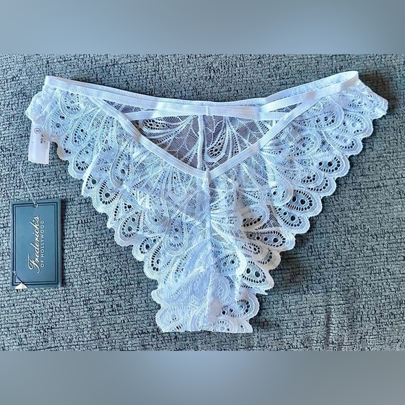 NWT Frederick’s of Hollywood 2 Pack Bundle- Caroline and Kelani in White! - Picture 5 of 6